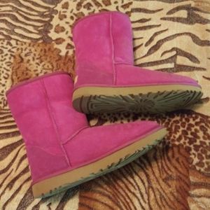 Women's Fuchsia Ugg boots classic short